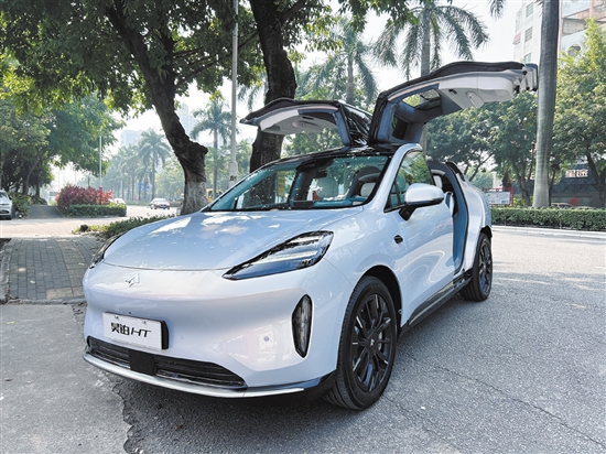 昊鉑HT的外觀既時(shí)尚又豪華。