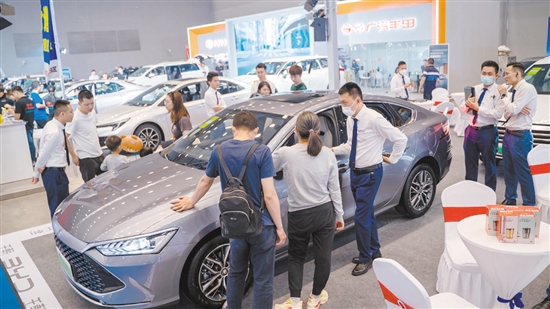 往屆的“五一”車展均吸引許多消費者目光。