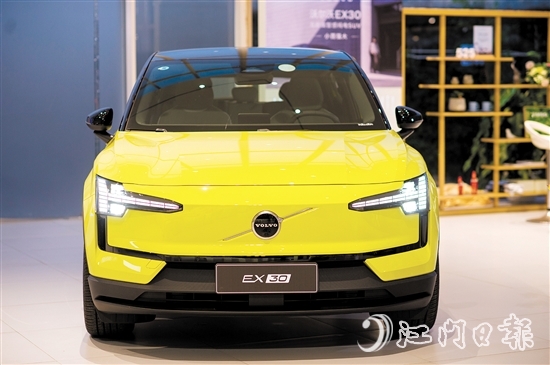 沃爾沃EX30整車看起來科技感十足。