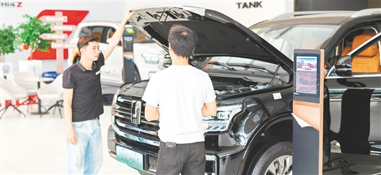 配備智能輔助駕駛功能的新車受到不少消費(fèi)者青睞。