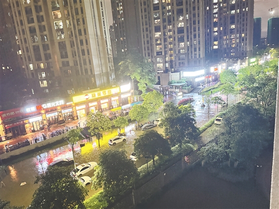 進(jìn)入5月份，強(qiáng)降雨不斷，有的車主遭遇“水浸車”。